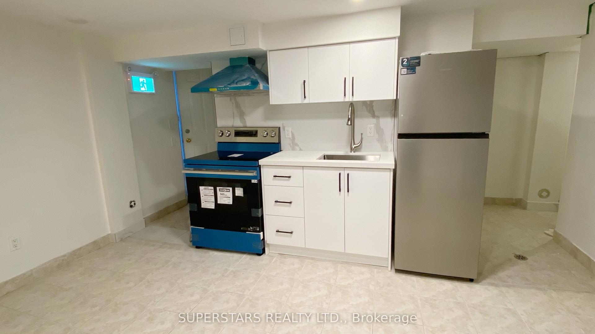 122 Huron Street 1 #1, Toronto — Multiplex for lease, photo 1