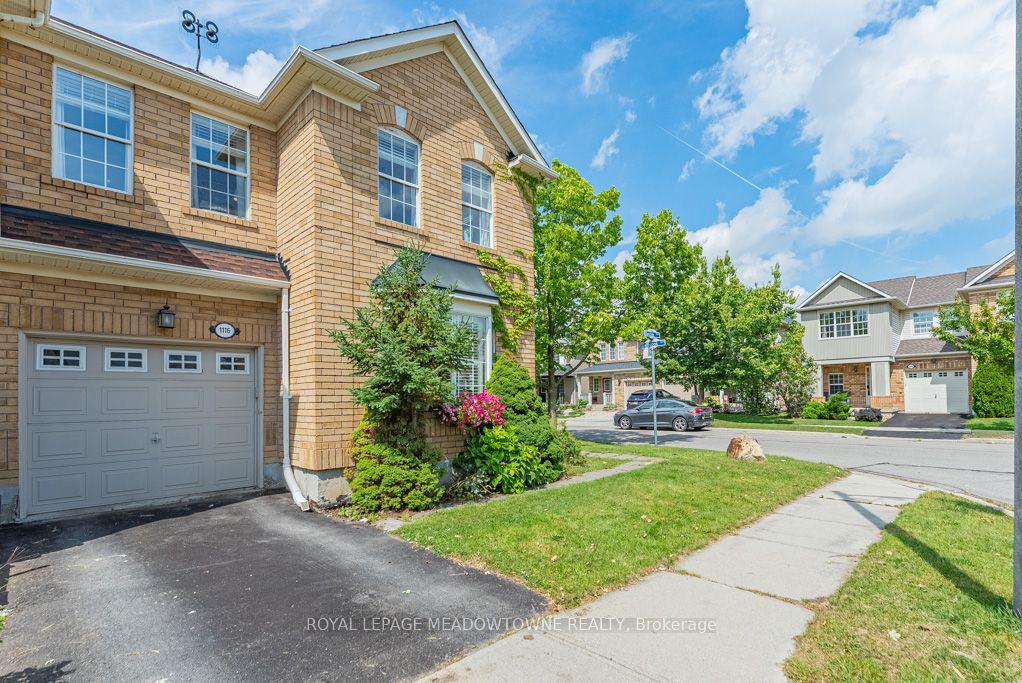 1116 Barclay Circle, Milton — Townhouse for sale, photo 1