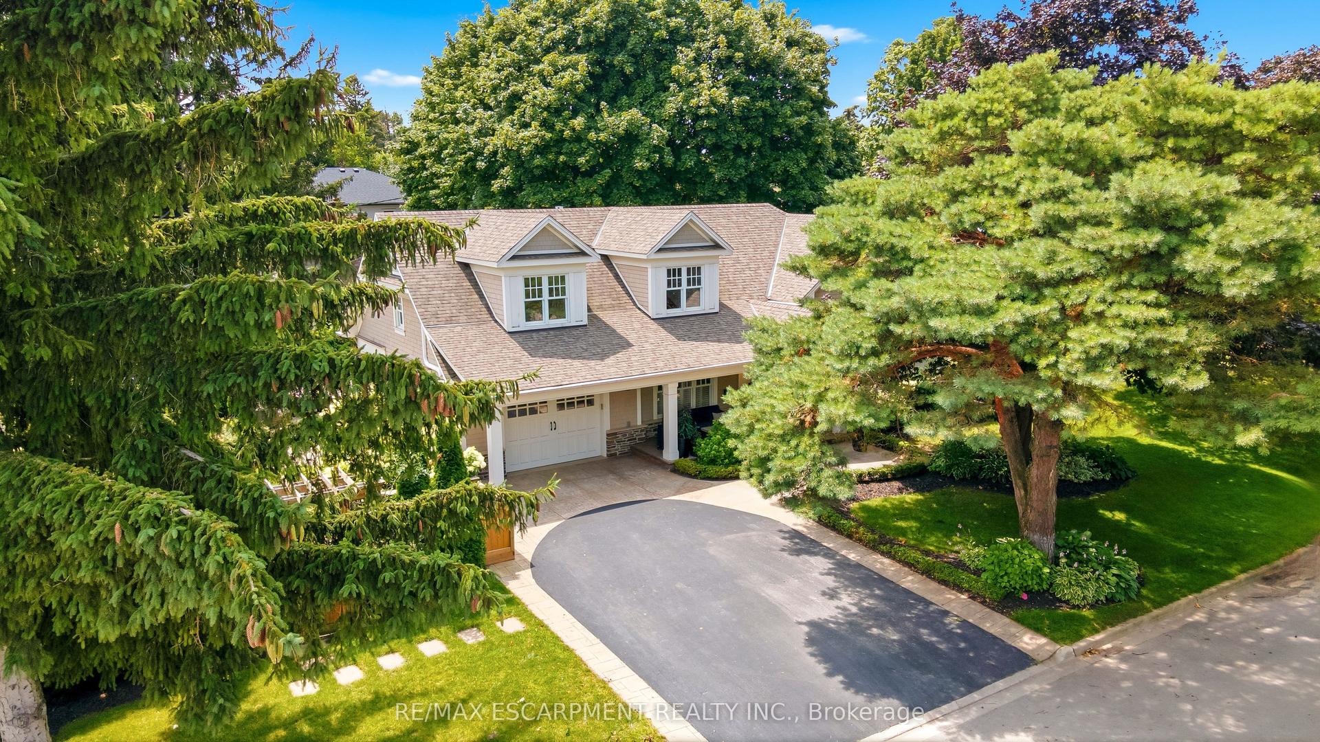 330 Camelot Court, Burlington — Detached for sale, photo 1