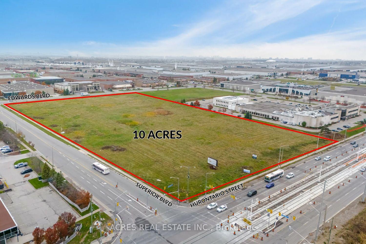 70 Superior Boulevard — photo 1