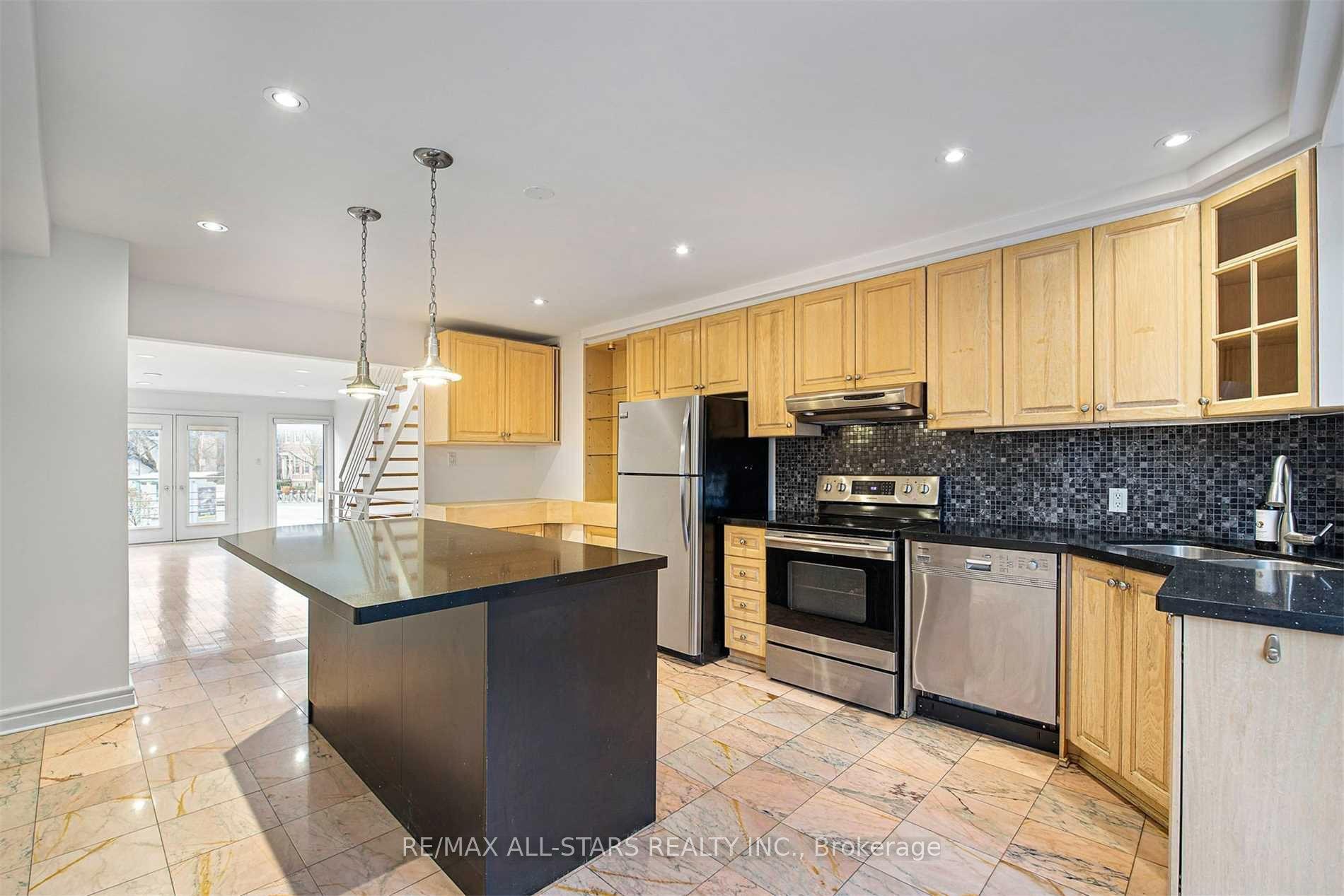 110 Belmont Street, Toronto — Semi-Detached for lease, photo 1