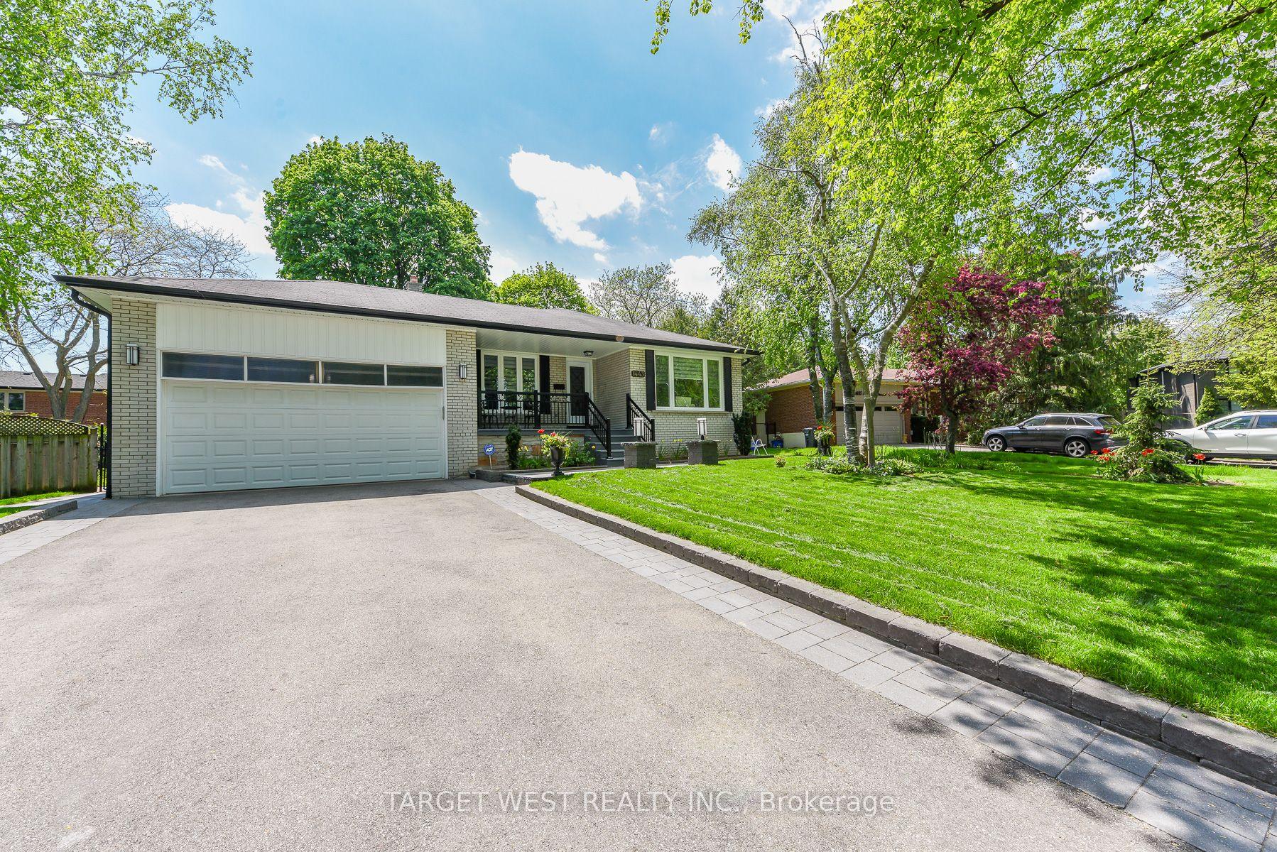 1443 Saginaw Crescent — photo 1