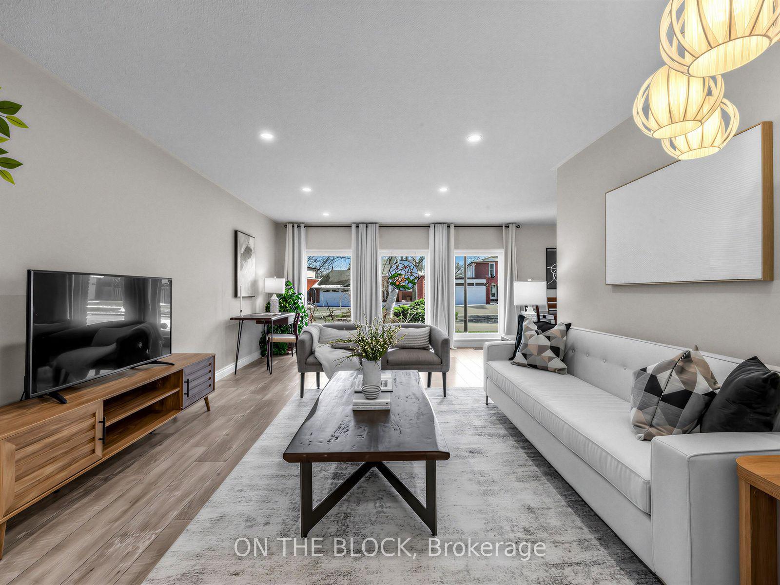 41 Eastlea Crescent — photo 1