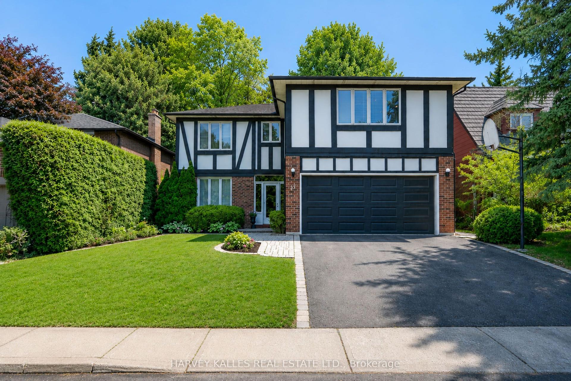 23 Pinnacle Road, Toronto — Detached for sale, photo 1