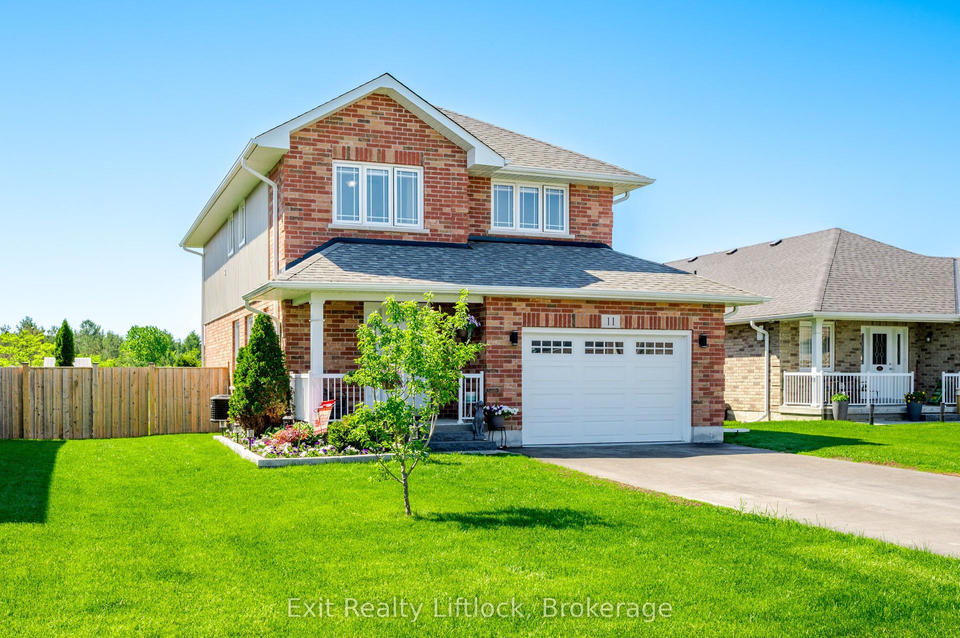 11 Darrell Drain Crescent — photo 1