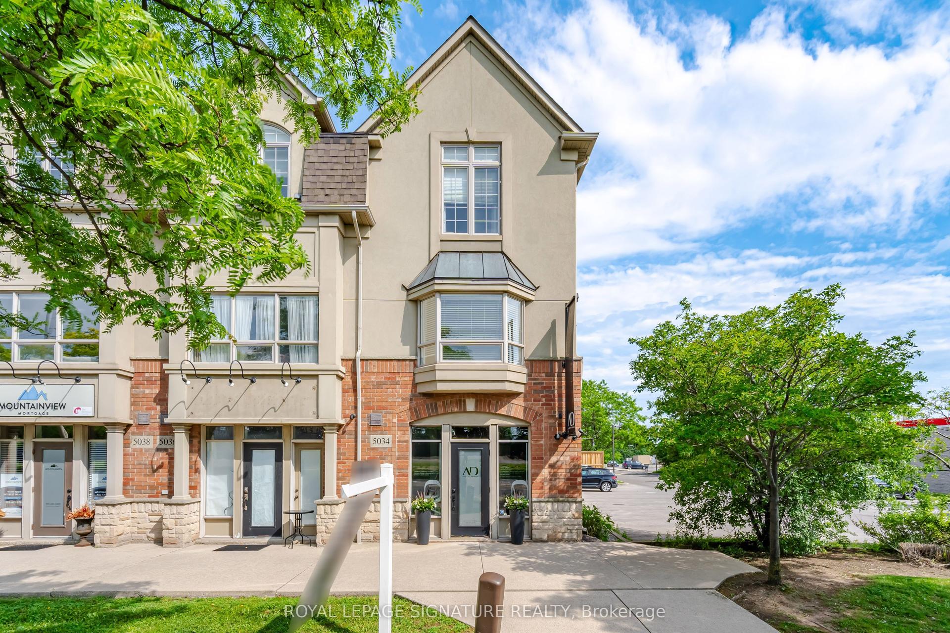 5035 Bidwell Common, Burlington — Townhouse for sale, photo 1