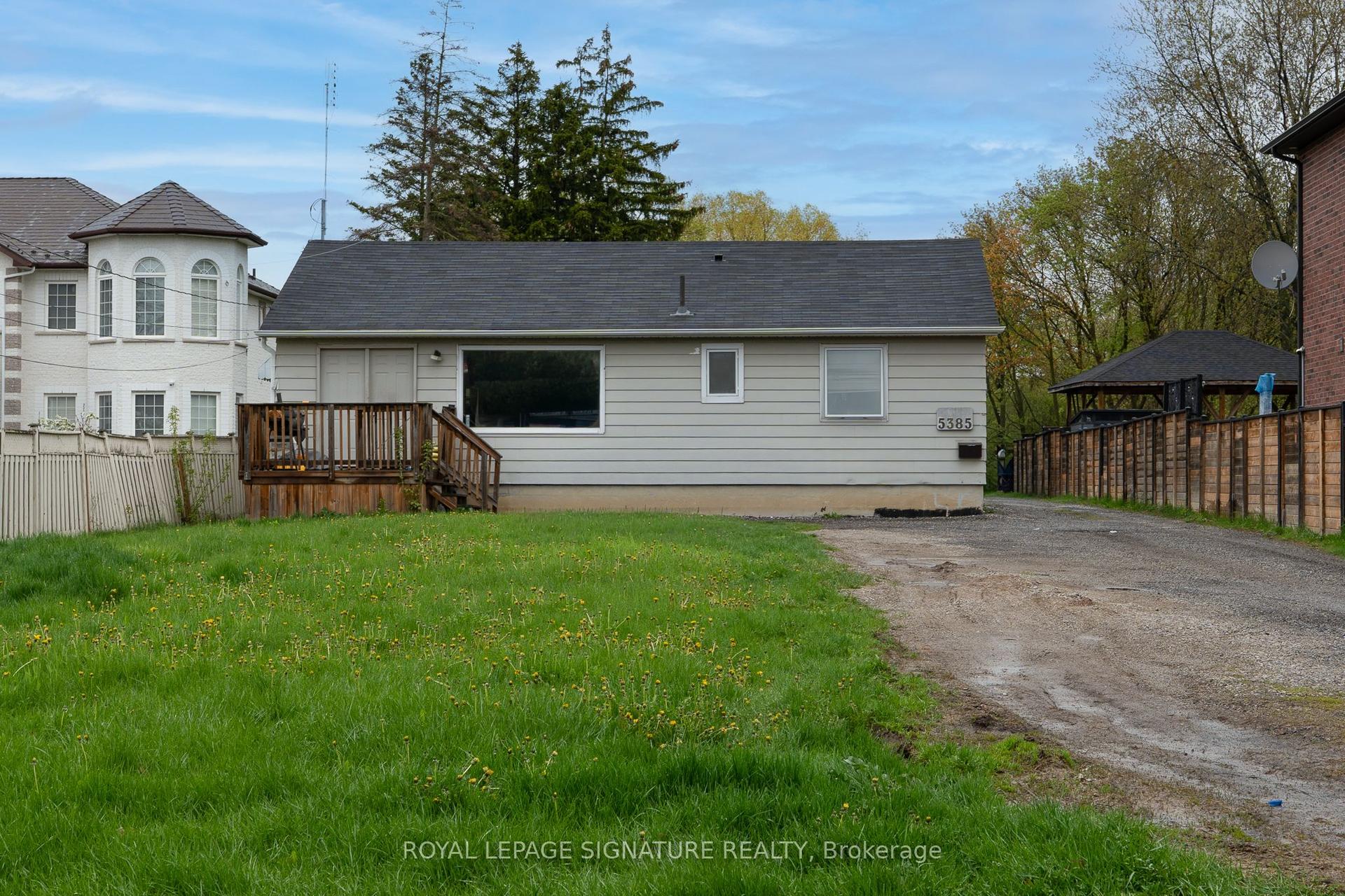 5385 Durie Road Lower #Lower — photo 1