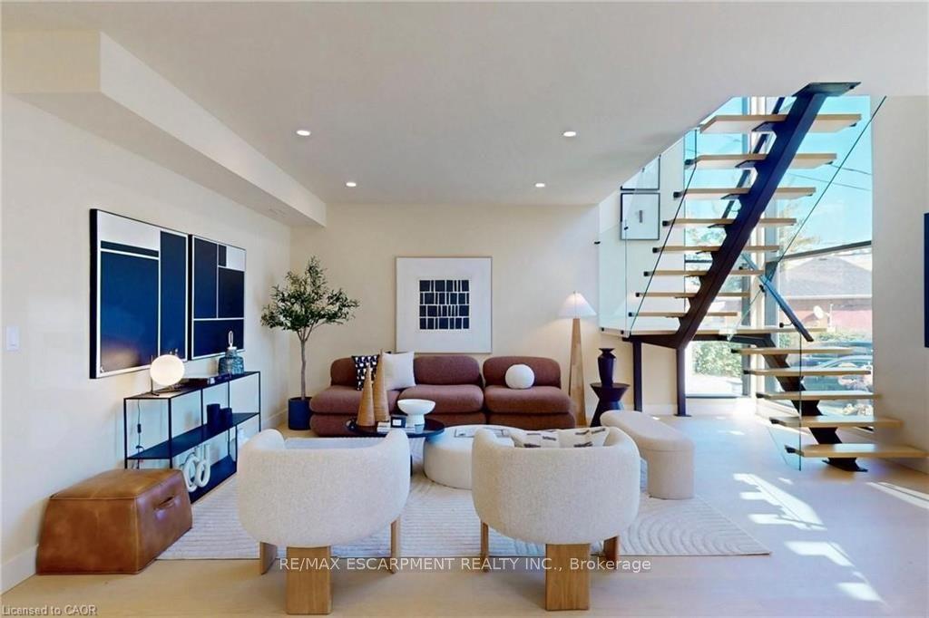 28 Dunsmore Gardens — photo 1