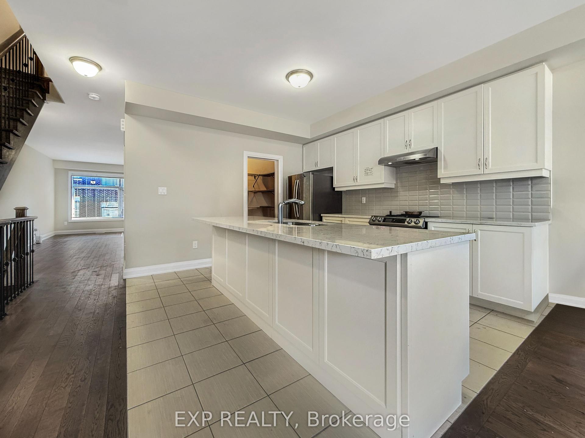 923 Isaac Phillips Way Upper #Upper, Aurora — Townhouse for lease, photo 1