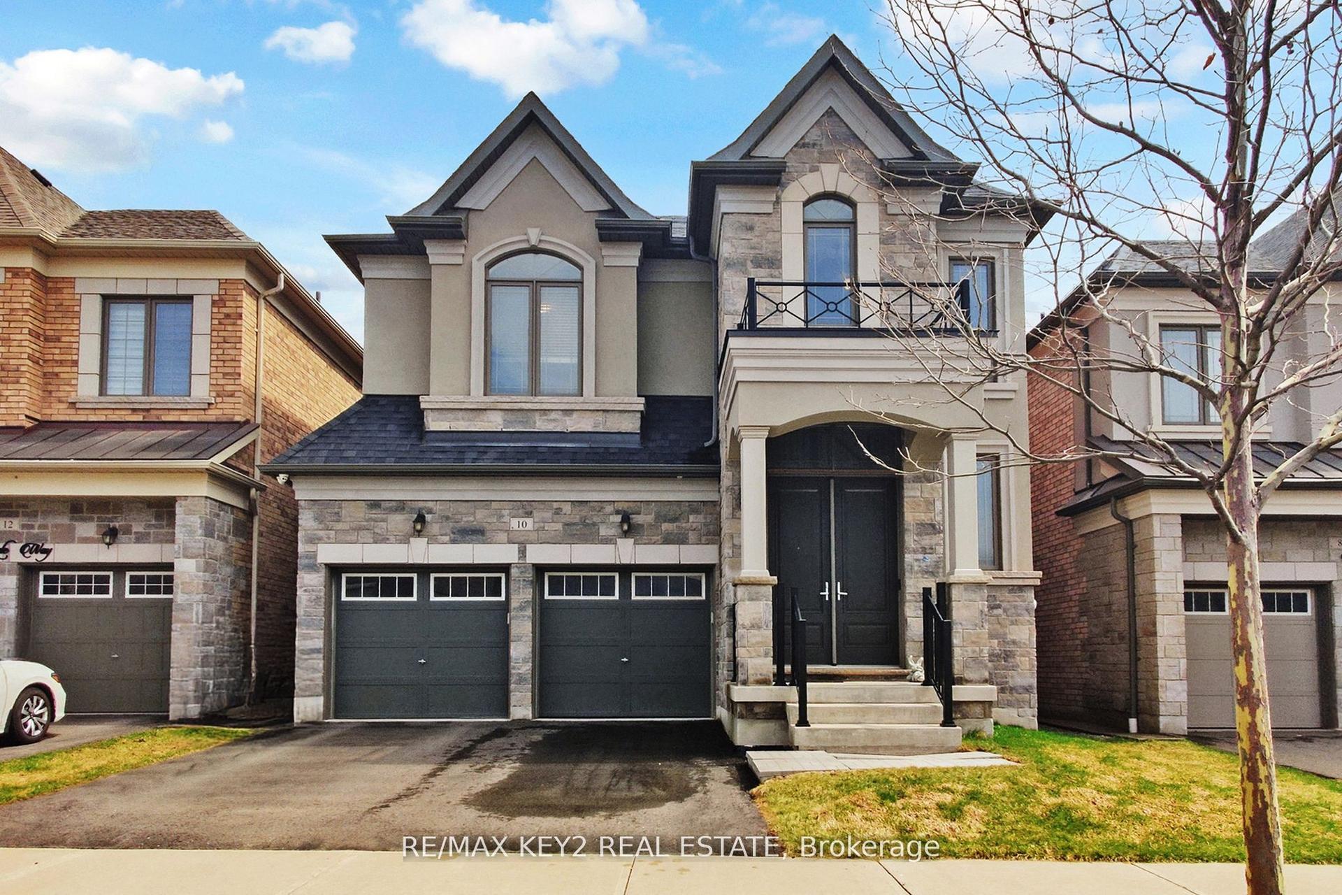10 Lyle Way — photo 1