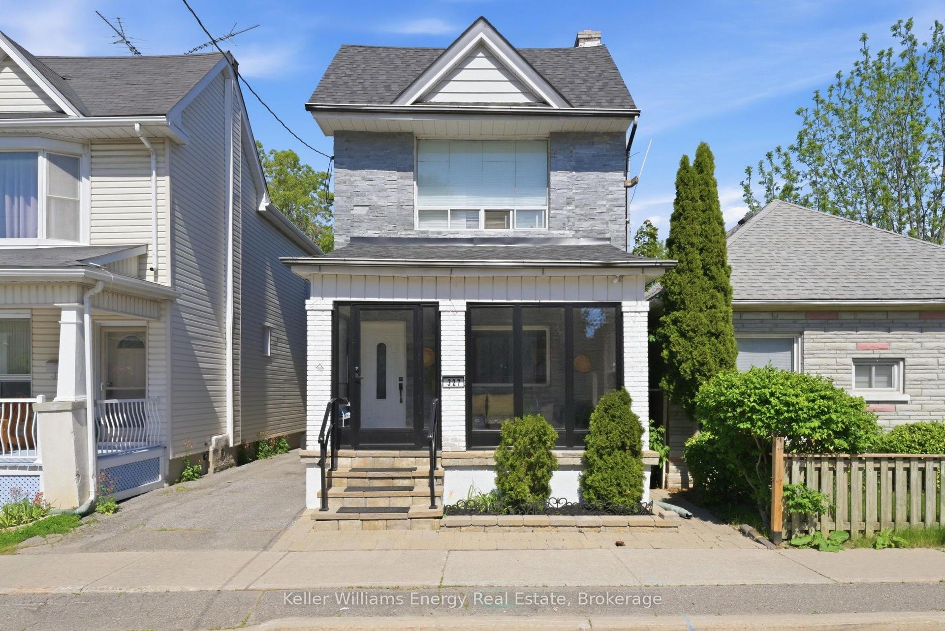 327 Albert Street — photo 1