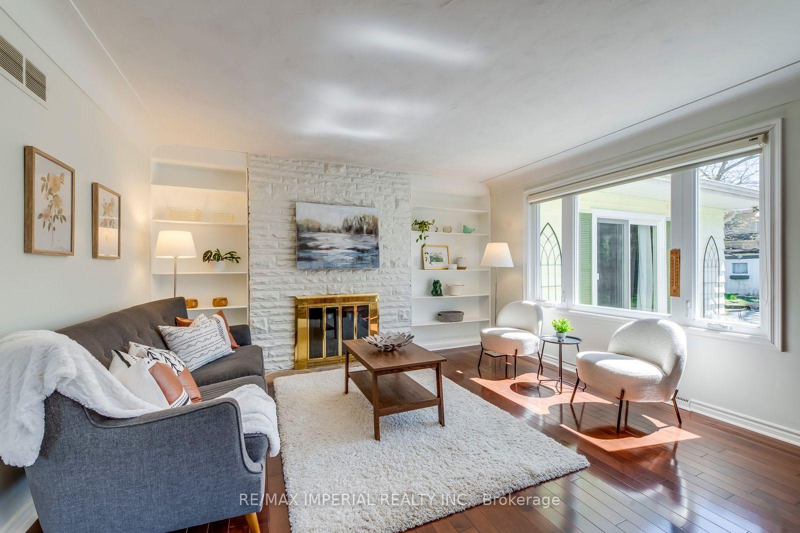 2048 Devon Road, Oakville — Detached for lease, photo 1