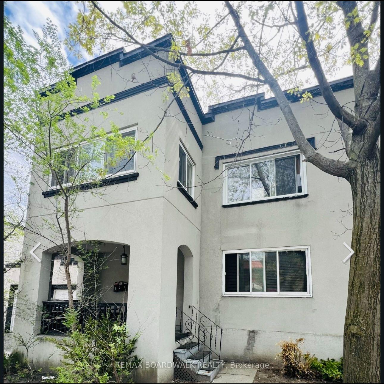 320 Laurier Avenue E — photo 1
