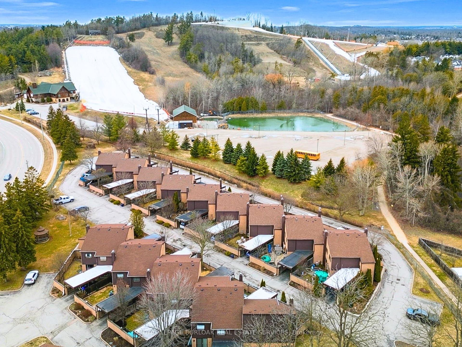 28 Underhill Crescent 3 #3 — photo 1