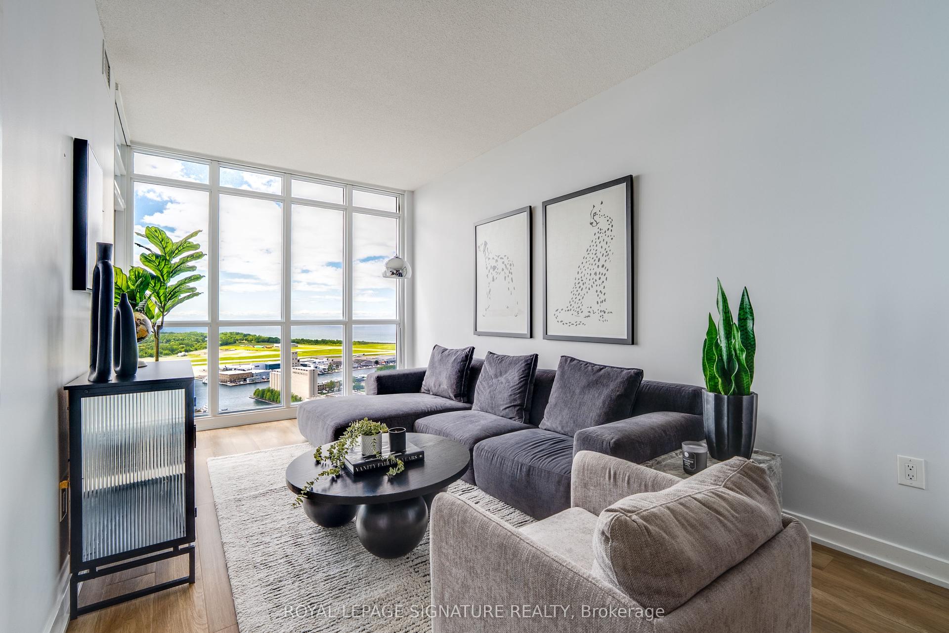 15 Iceboat Terrace 3907 #3907 — photo 1