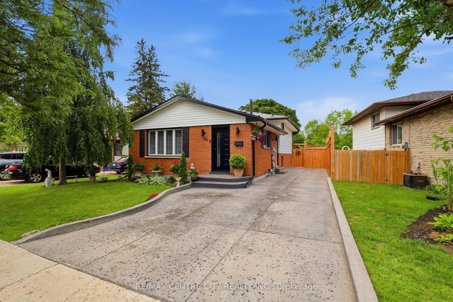 419 Ferndale Avenue — photo 1