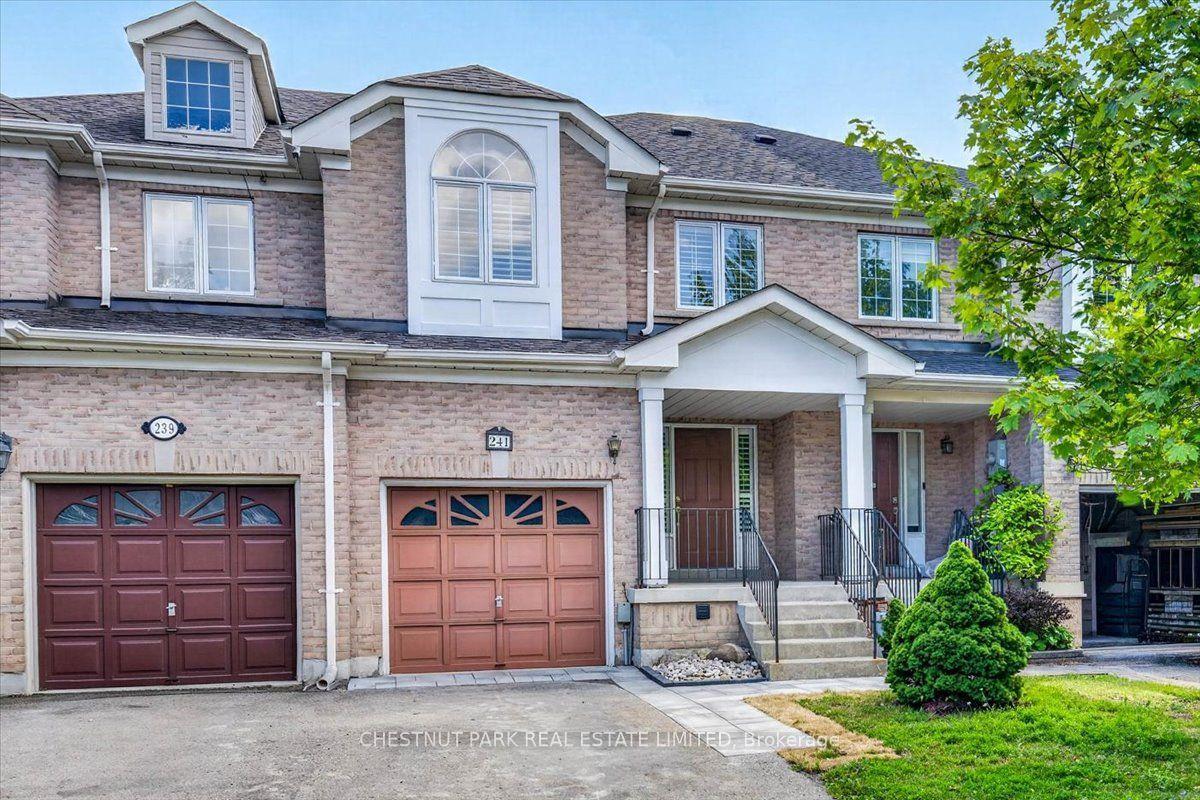 241 Banbrooke Crescent, Newmarket — Townhouse for sale, photo 1