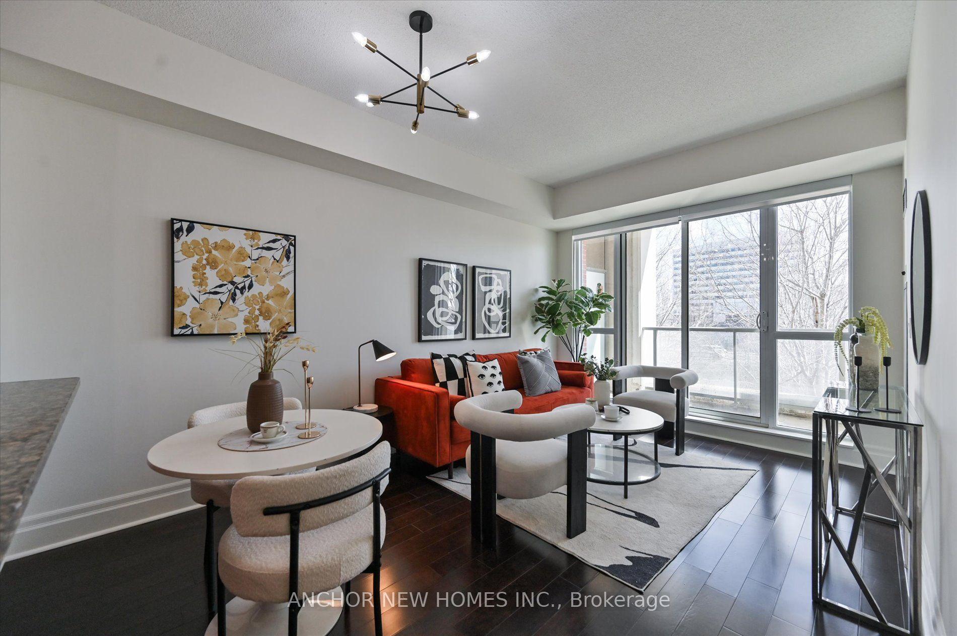 57 Upper Duke Crescent 210 #210 — photo 1