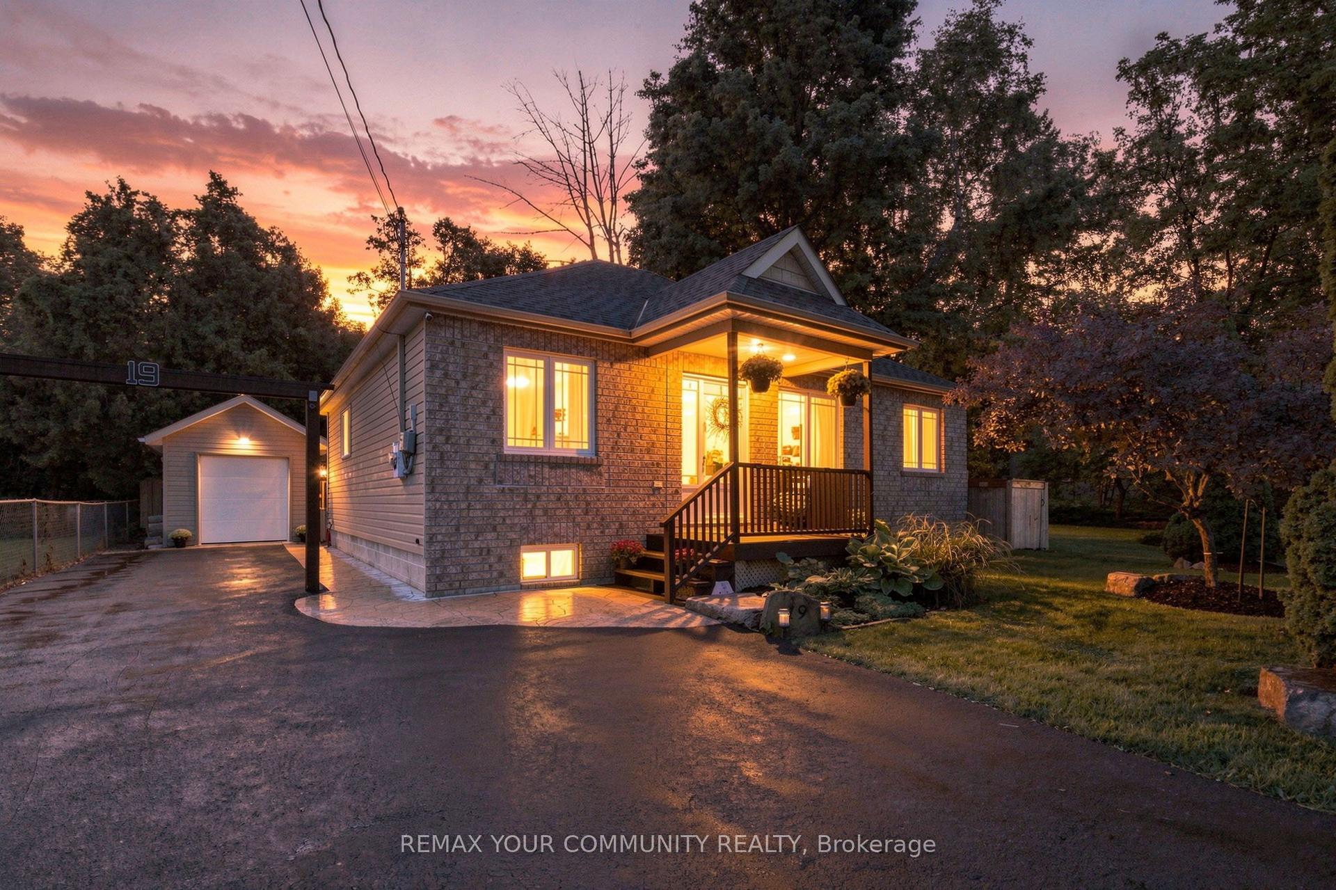 19 De Geer Street, Georgina — Detached for sale, photo 1