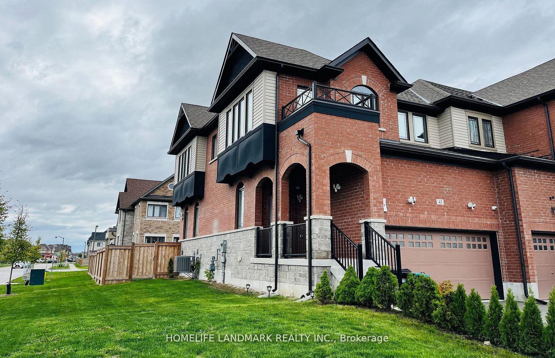 43 Lorne Thomas Place — photo 1