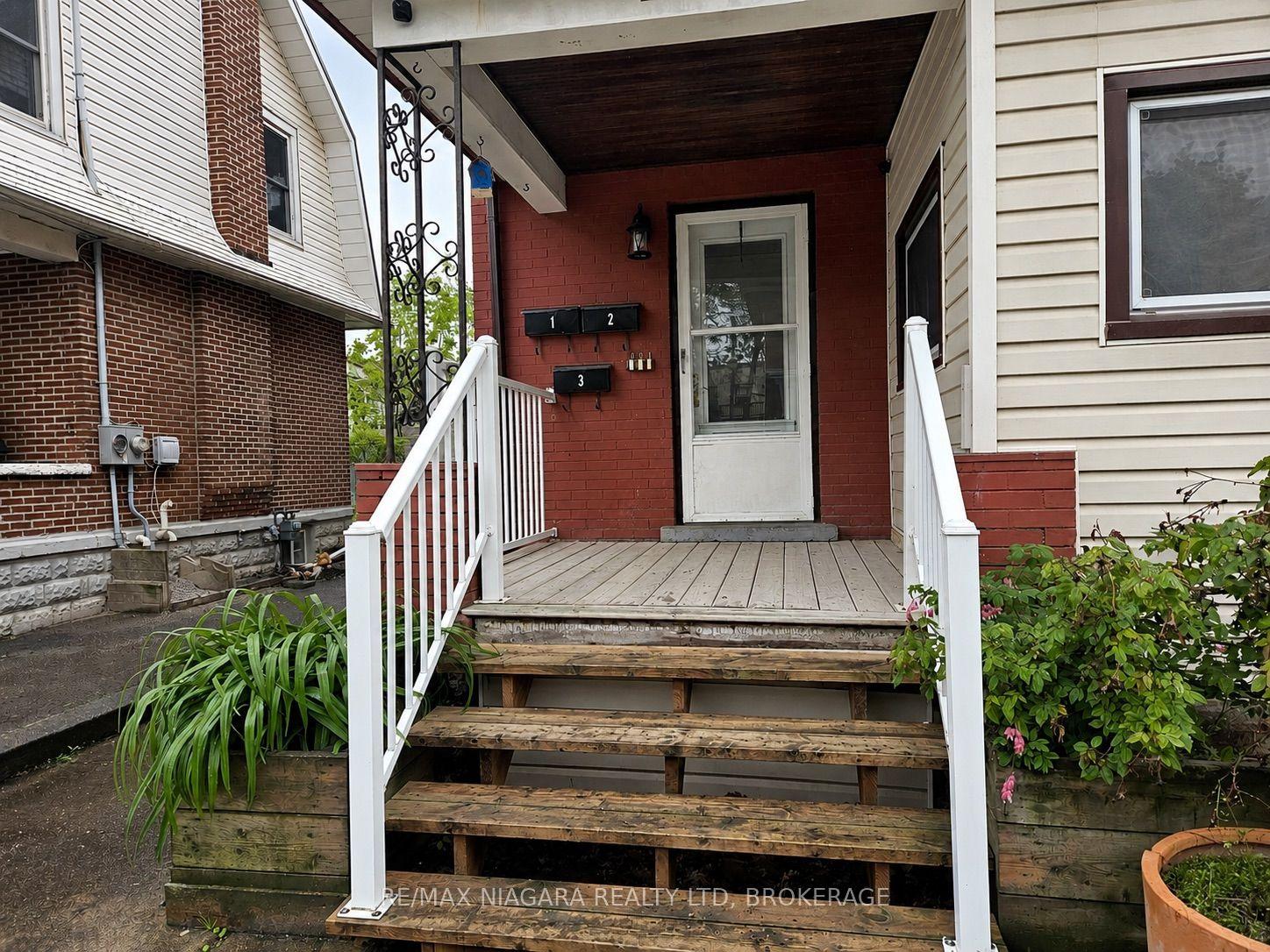23 Avenue Place 3 #3, Welland — Multiplex for lease, photo 1