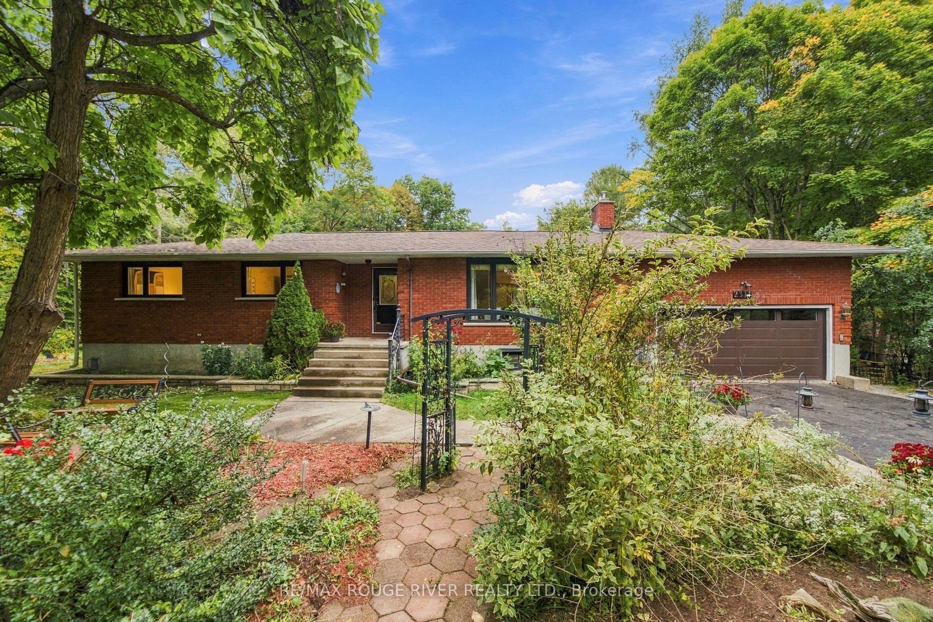 2311 Division Street N, Hamilton Township — Detached for sale, photo 1