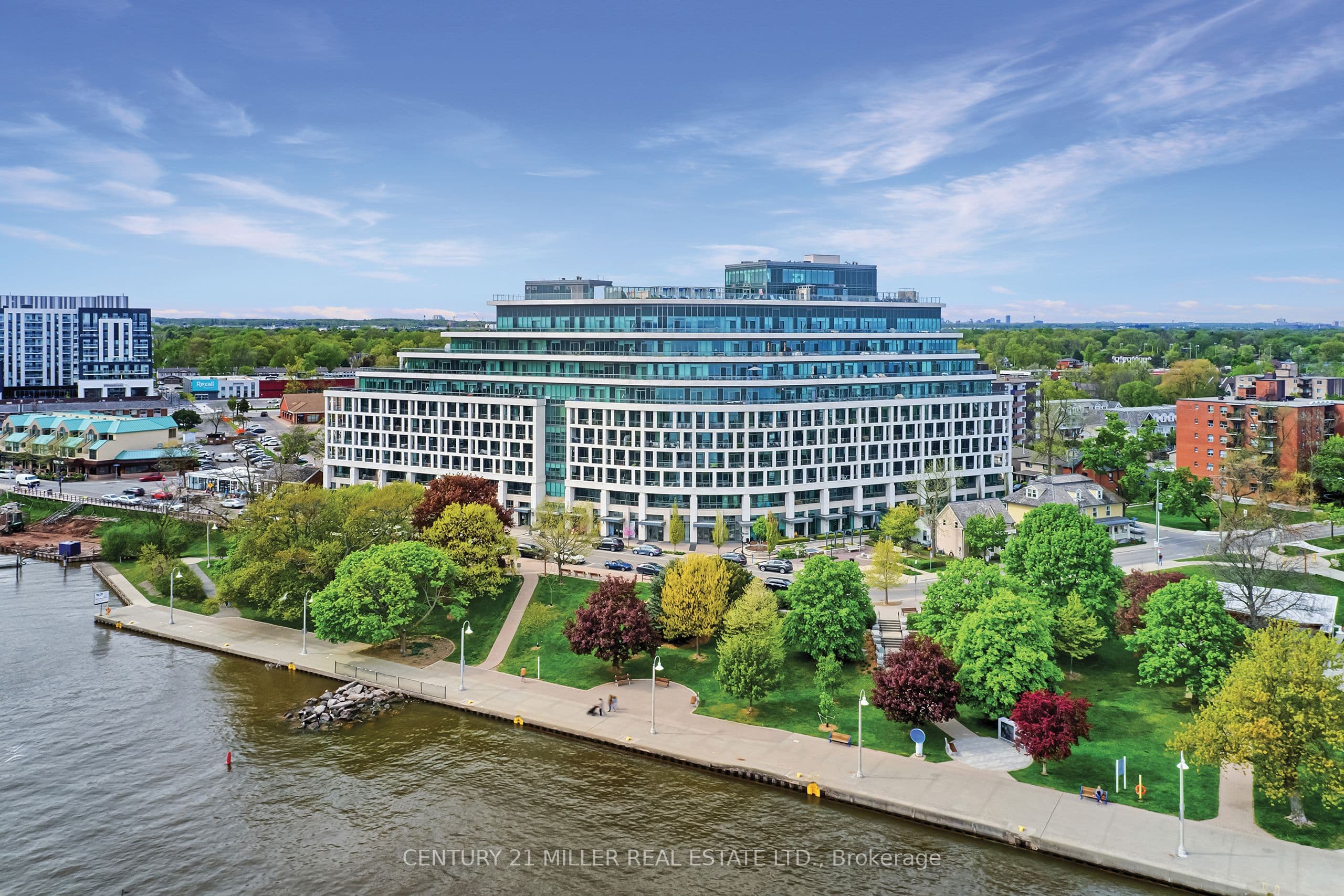 11 Bronte Road 702 #702 — photo 1
