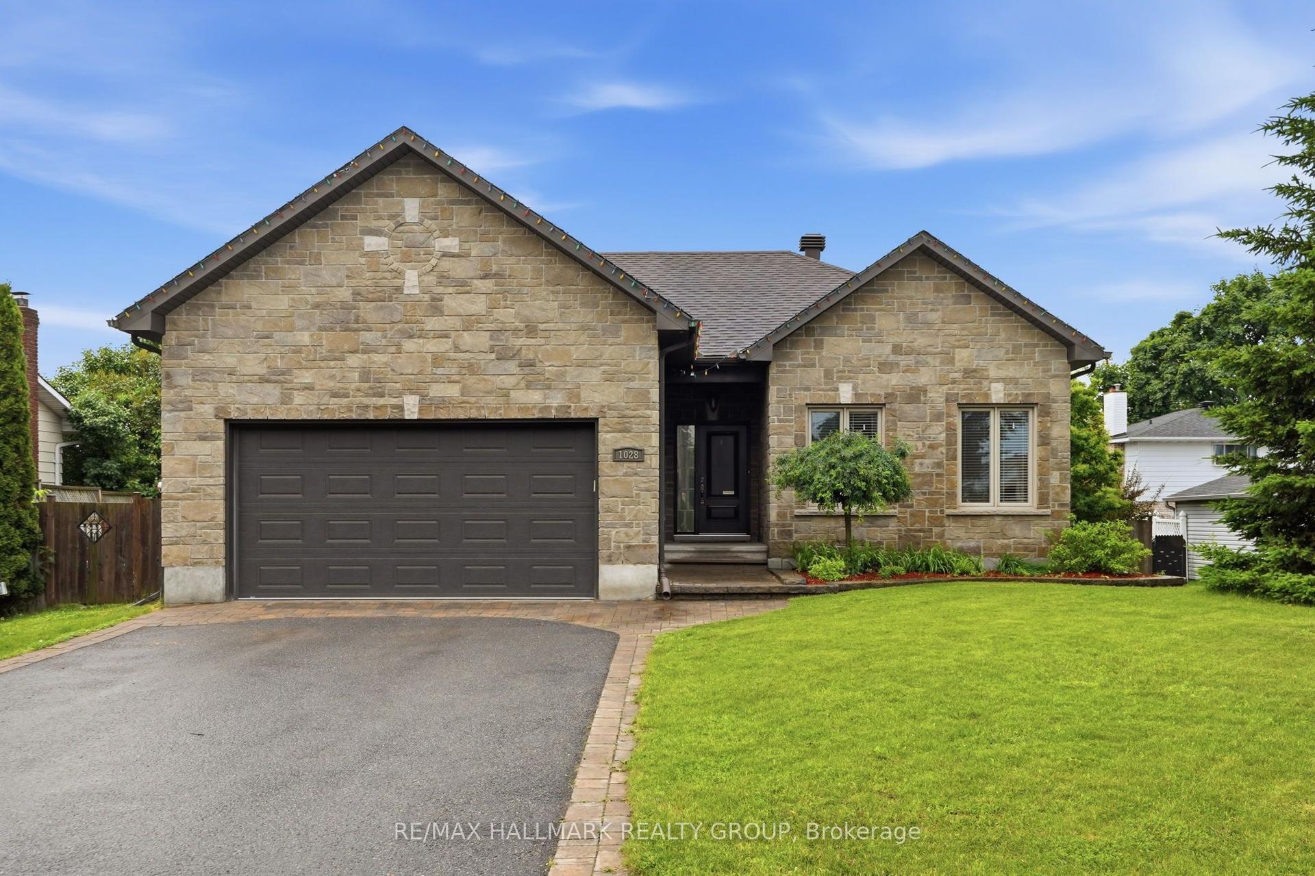 1028 Laviolette Street — photo 1