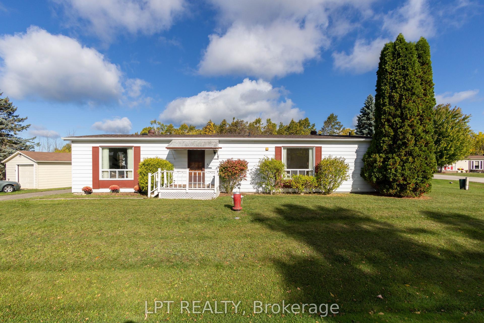 11 Geneva Court — photo 1