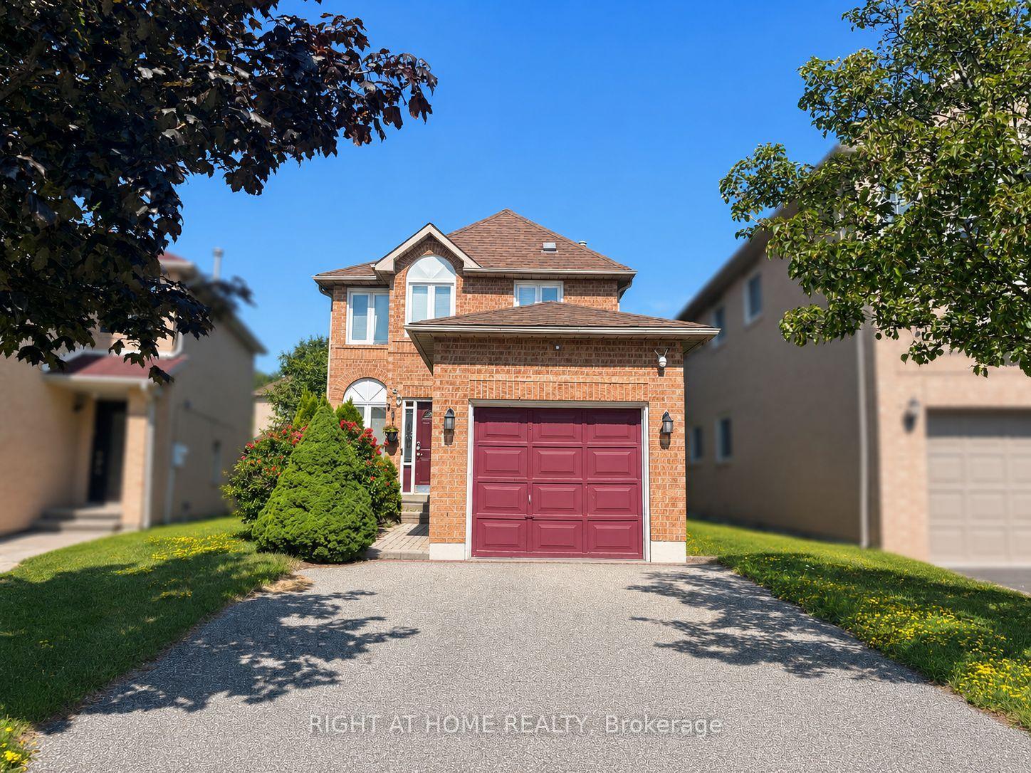 10 Banner Road, Brampton — Detached for sale, photo 1