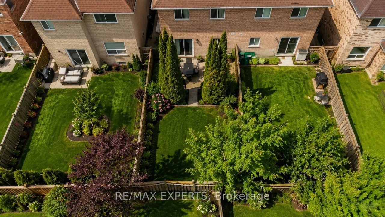 62 Colonial Crescent, Richmond Hill — Semi-Detached for sale, photo 1