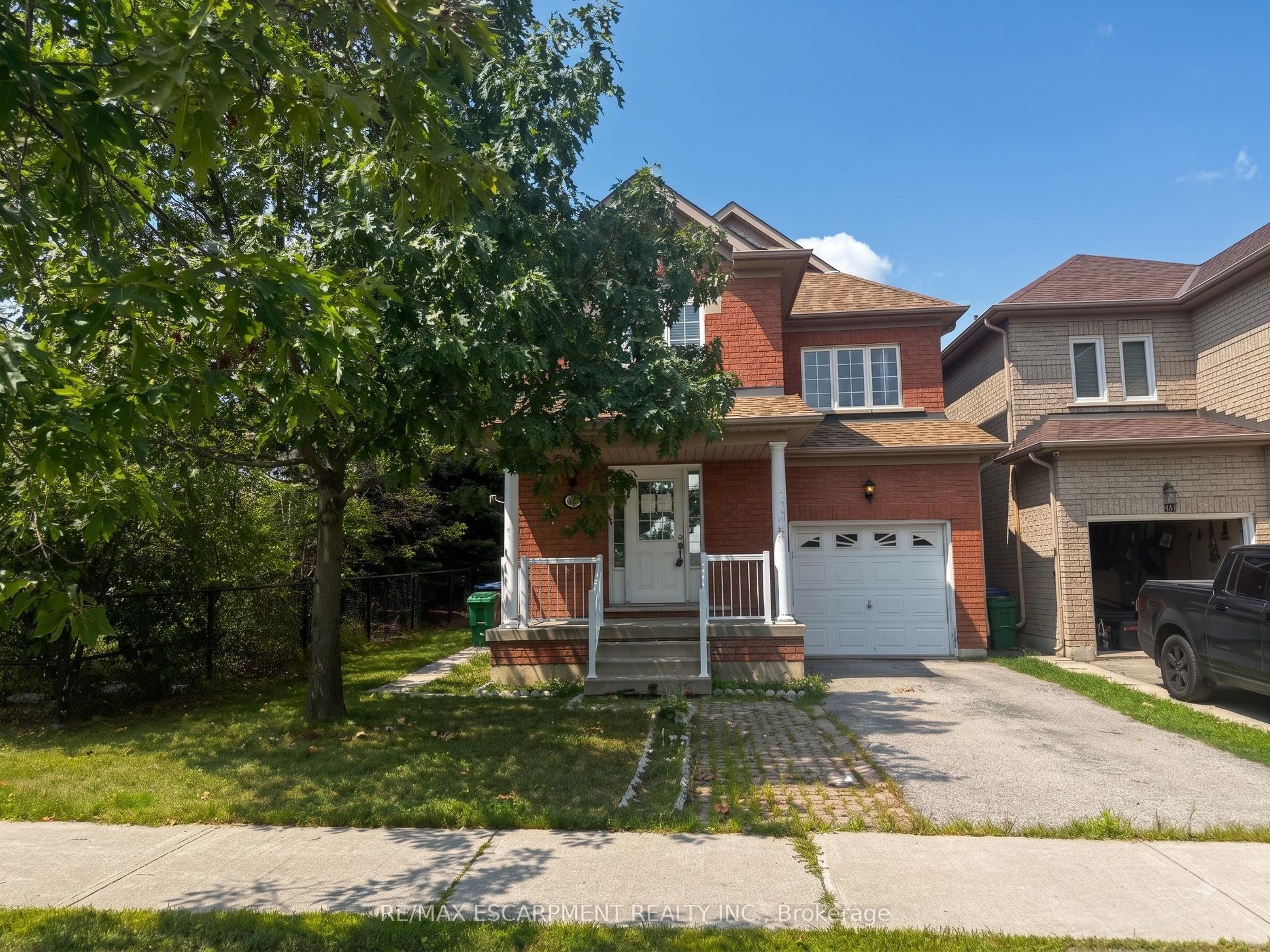 56 Peachleaf Crescent, Brampton — Detached for sale, photo 1