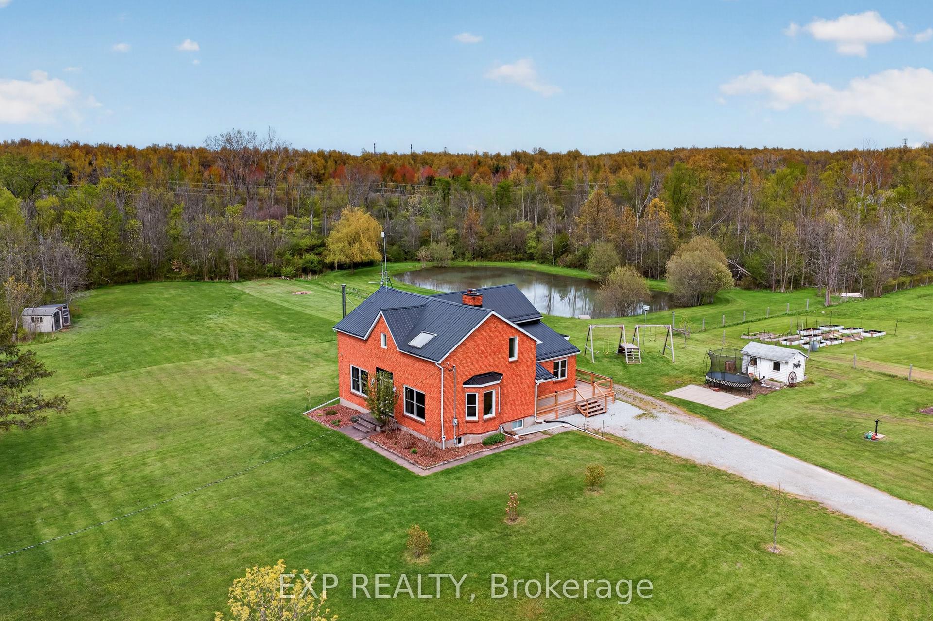 2266 Pettit Road — photo 1