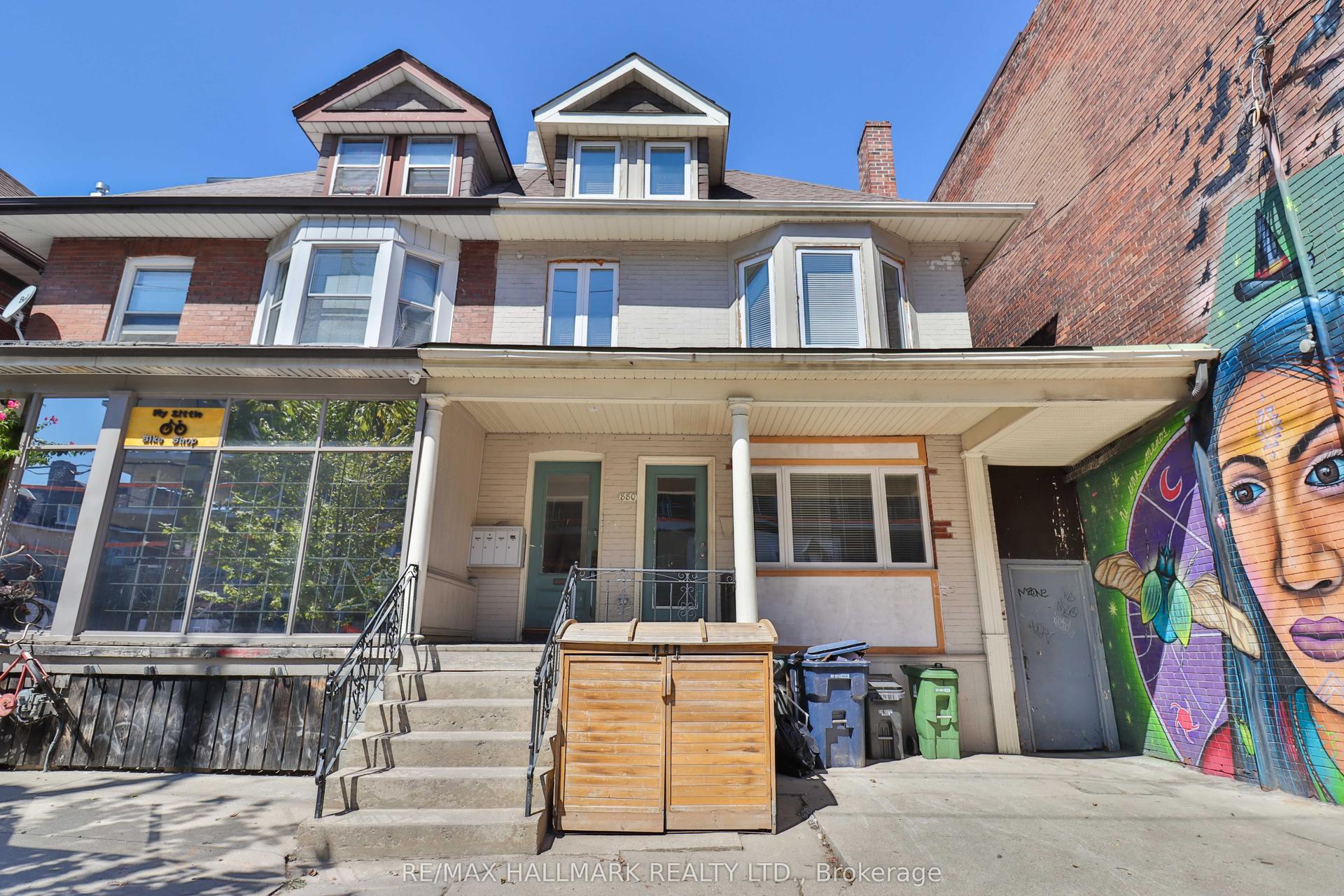 880 College Street Bsmt #Bsmt — photo 1