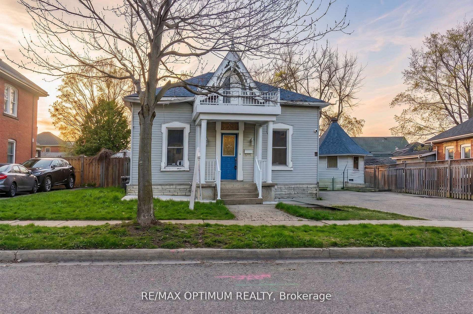 4 Denison Avenue — photo 1