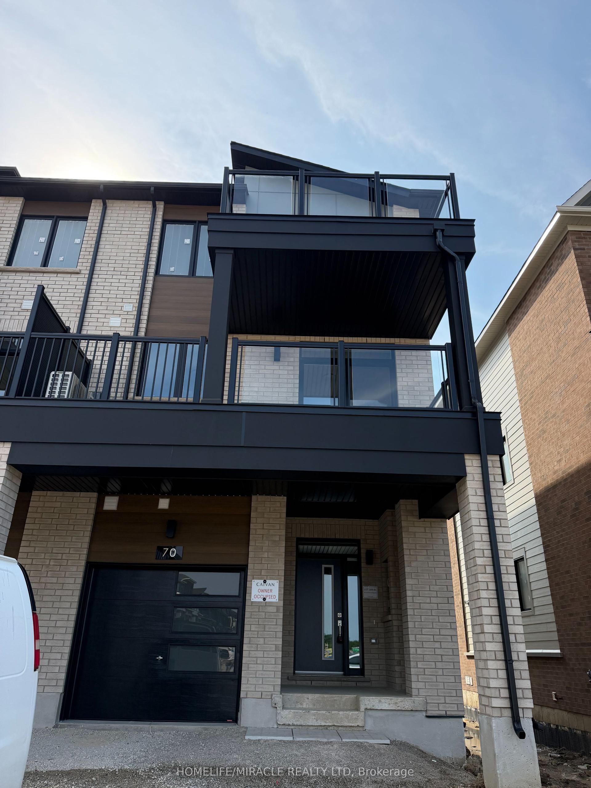 70 Thornbird Crescent, Brampton — Townhouse for lease, photo 1