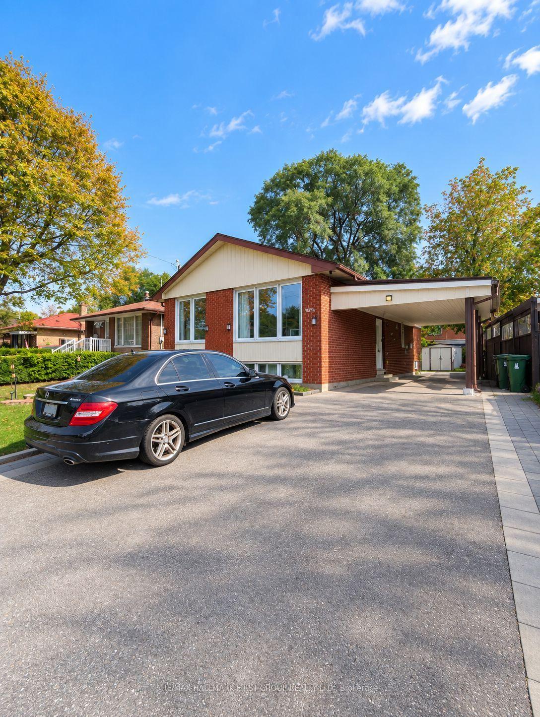 826 Brimorton Drive, Toronto — Detached for lease, photo 1