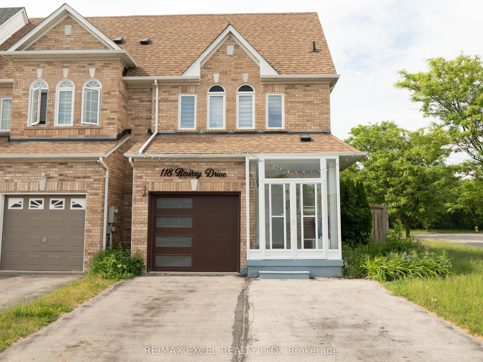 118 Redkey Drive — photo 1