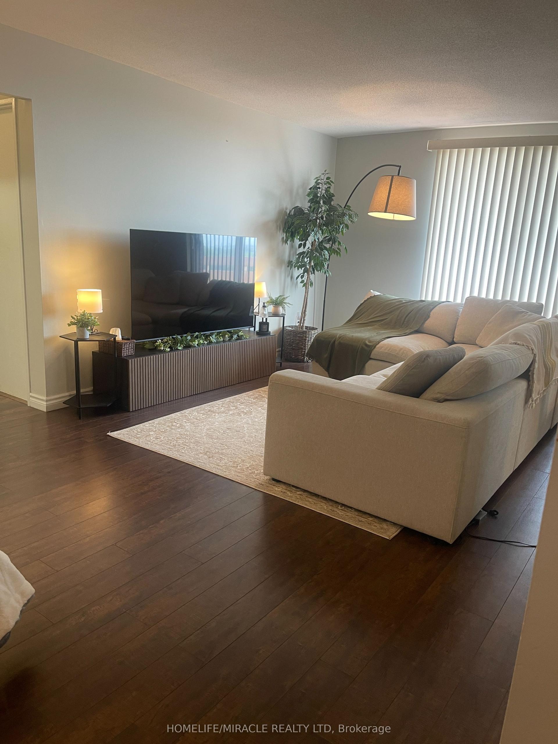 3555 DERRY Road E 810 #810, Mississauga — Condo for sale, photo 1