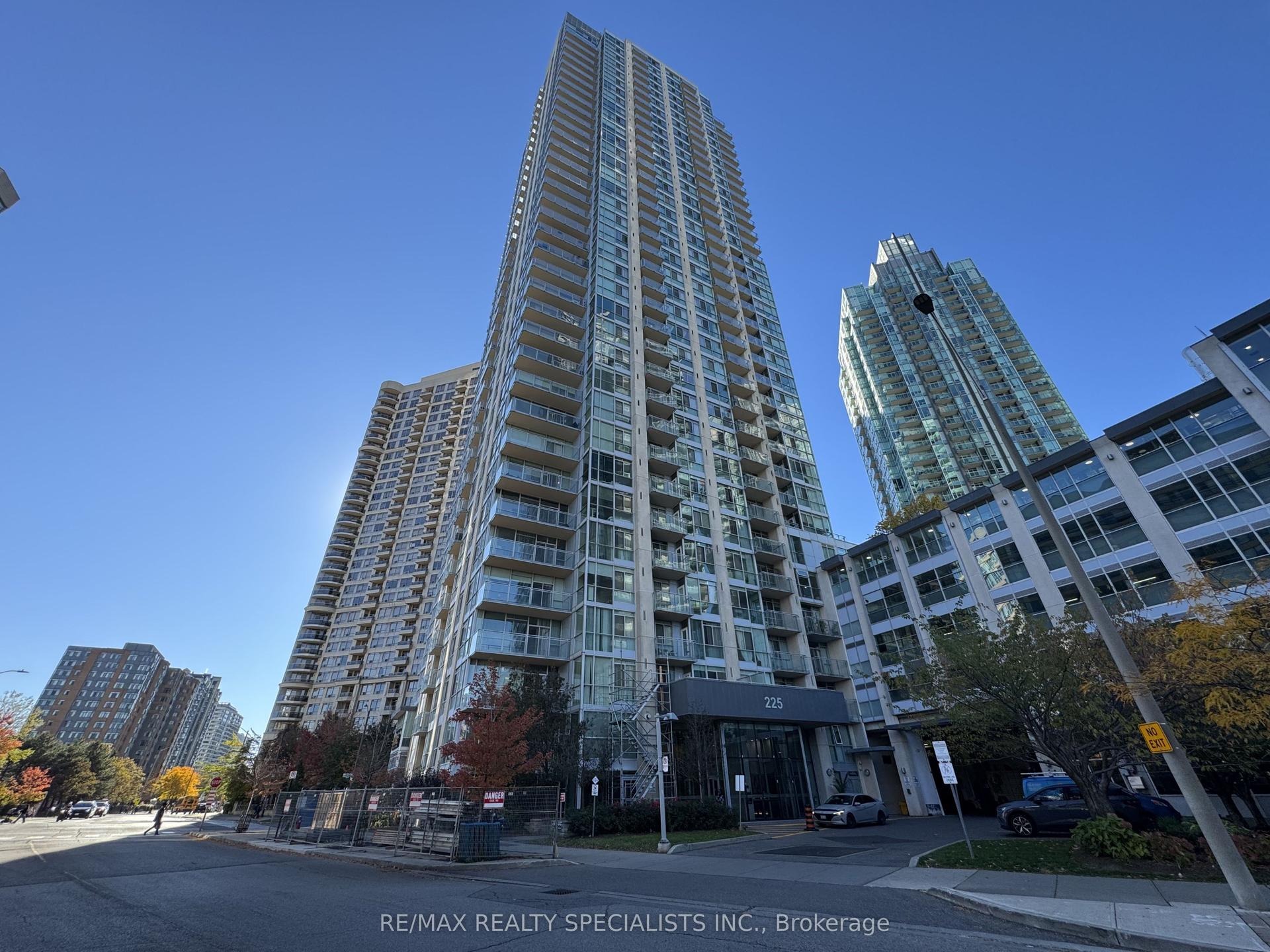225 Webb Drive 2302 #2302, Mississauga — Condo for lease, photo 1