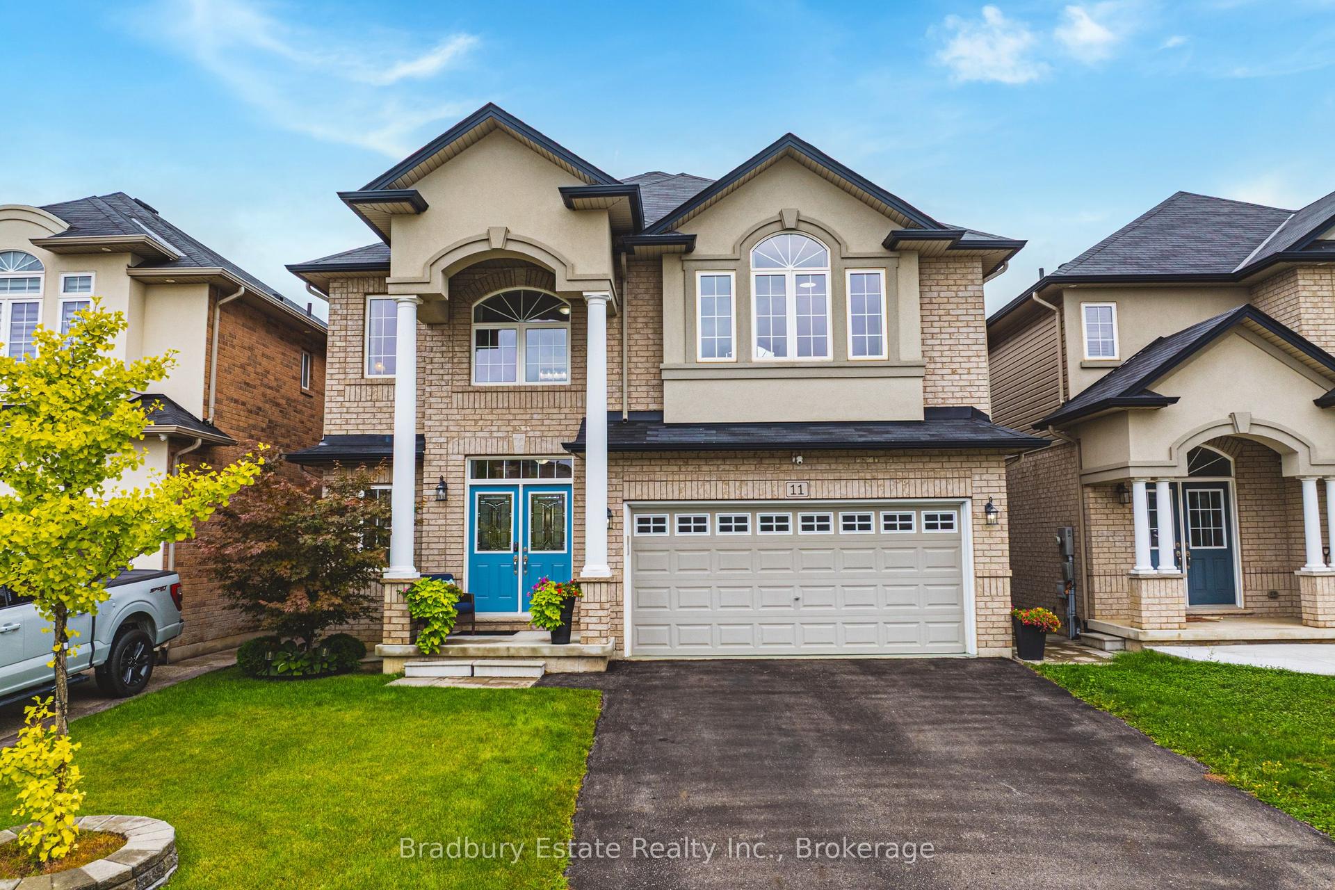 11 Weathering Heights Drive — photo 1