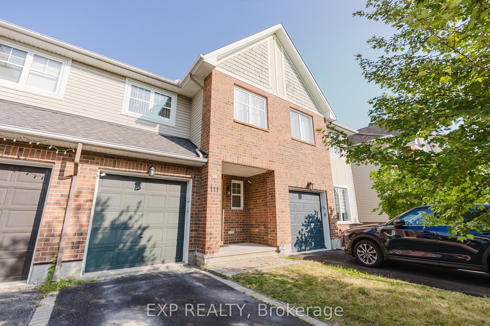111 Whetstone Crescent, Barrhaven — Townhouse for lease, photo 1