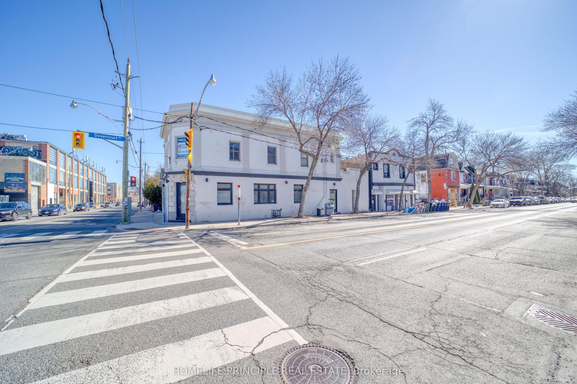 995 Dupont Street — photo 1