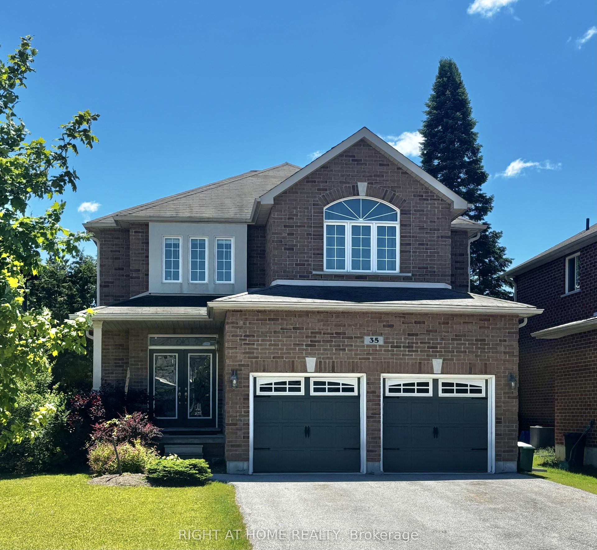 35 Auburn Court, Barrie — Detached for sale, photo 1