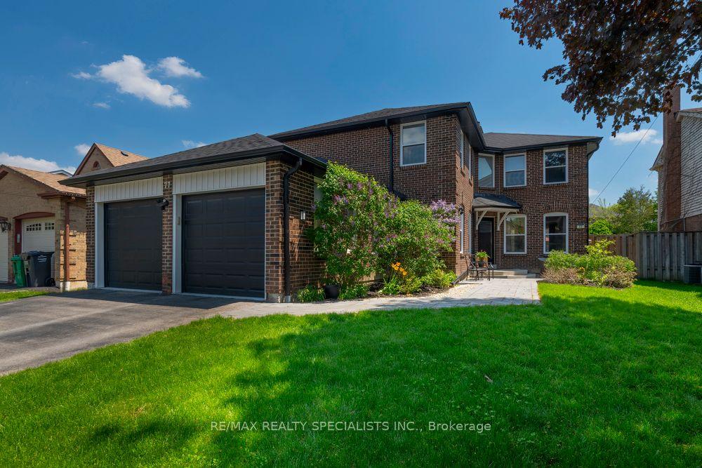 77 Leander Street — photo 1