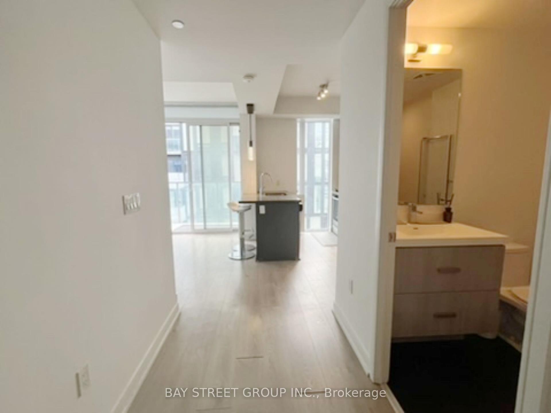 50 Wellesley Street E 4001 #4001 — photo 1