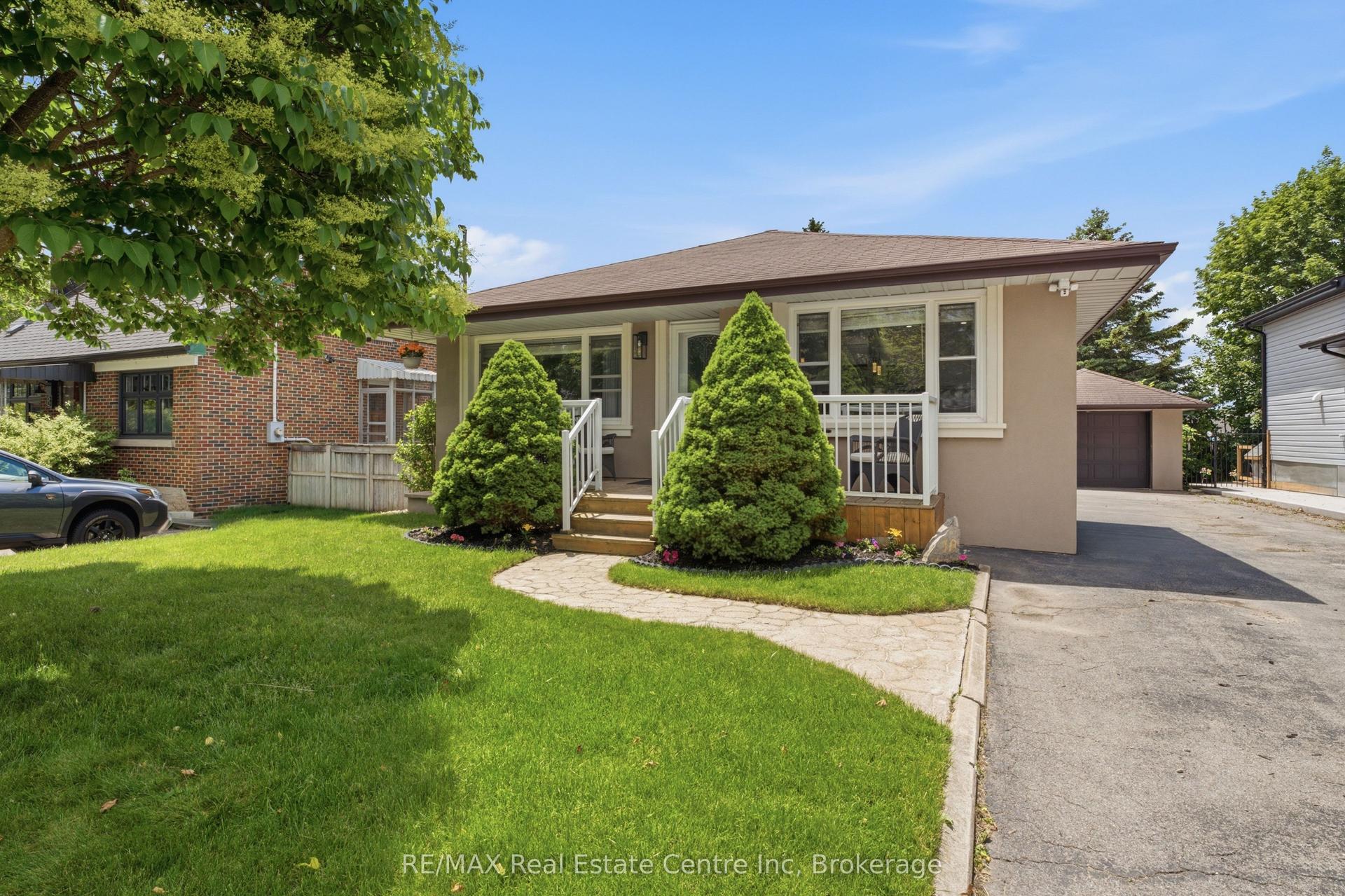 10 Calgary Avenue — photo 1