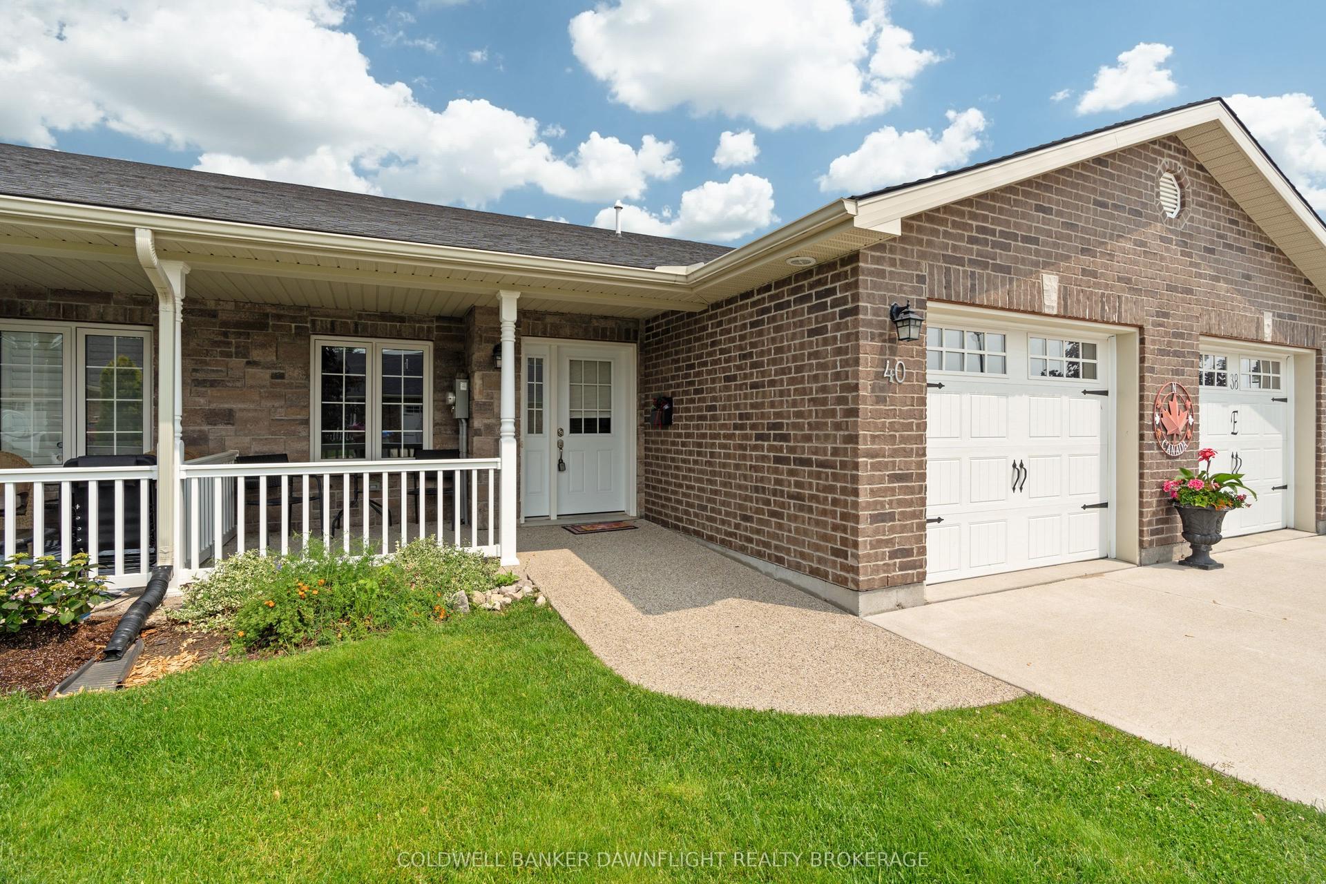 40 Devon Drive, South Huron — Townhouse for sale, photo 1