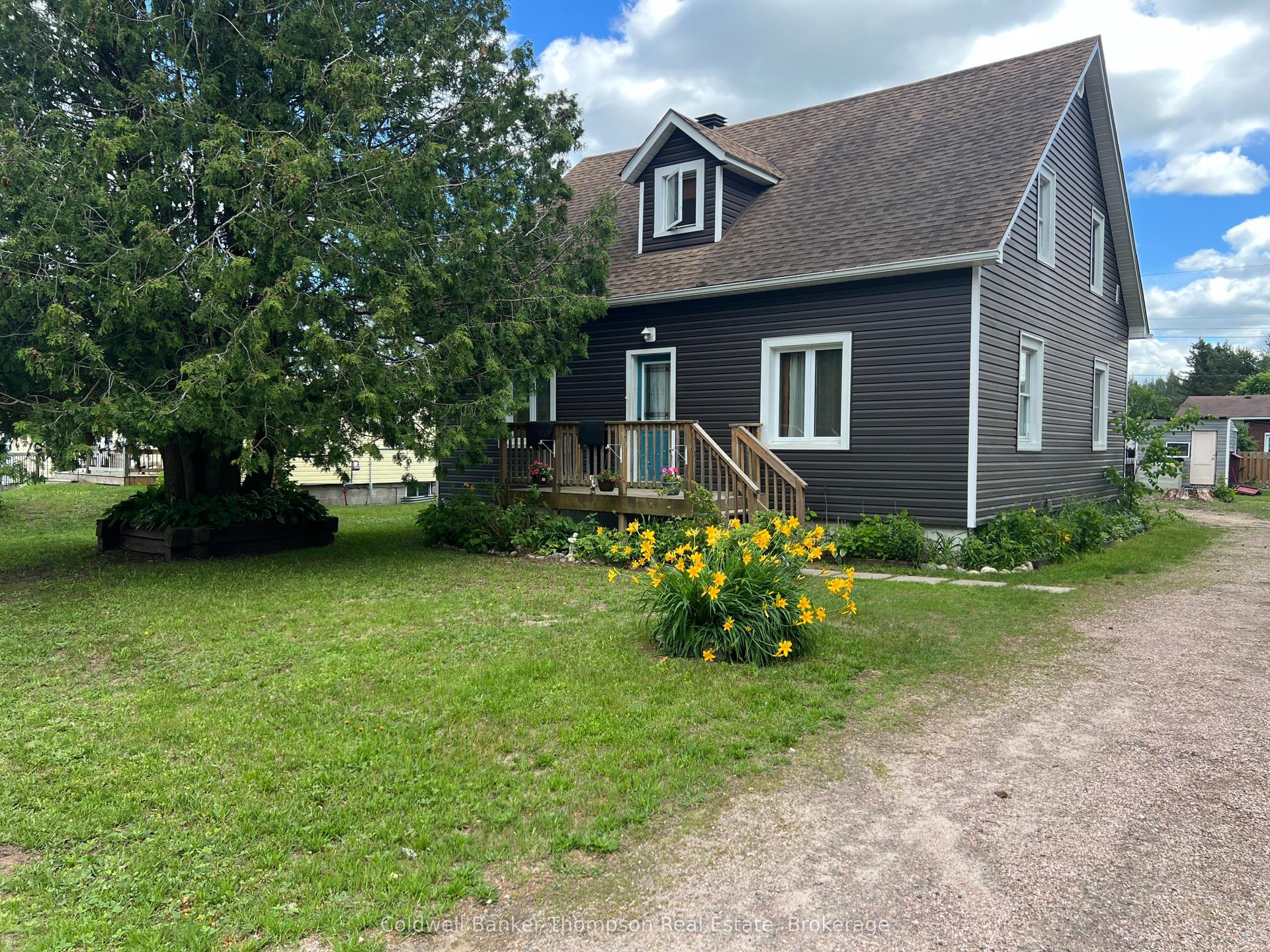 157 Ottawa Avenue — photo 1
