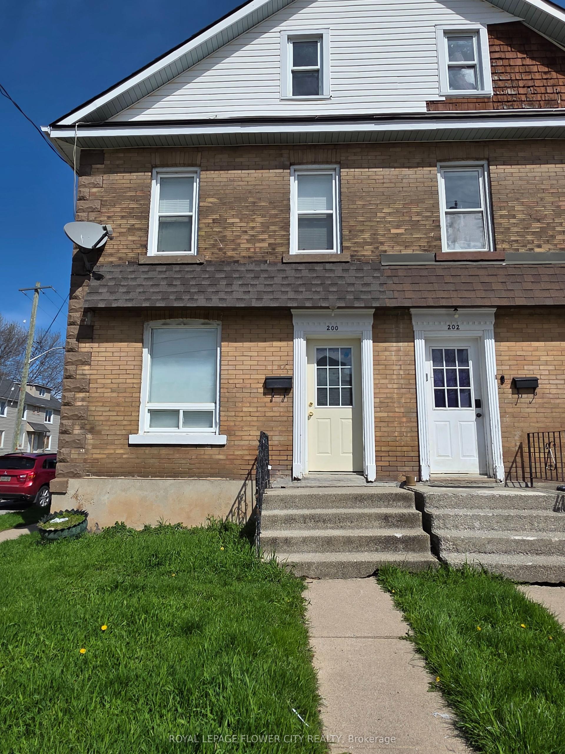 200 W Hellems Avenue — photo 1
